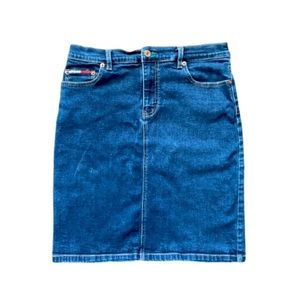 Vintage 90s Y2K ( 2001 ) Tommy Jeans Denim Skirt size juniors 11 women’s medium